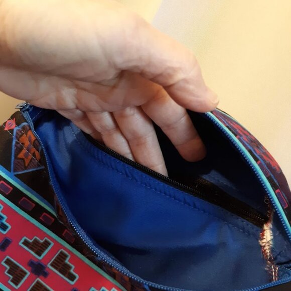 New Southwestern Cowgirl Crossbody Bag Sling Purse Pink Blue Sarape Stripe Aztec - Picture 4 of 8